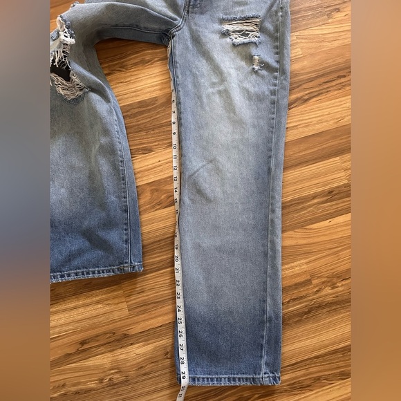 Cello High Rise Button Fly Straight Distressed Jeans Size 7/28 - Picture 7 of 10